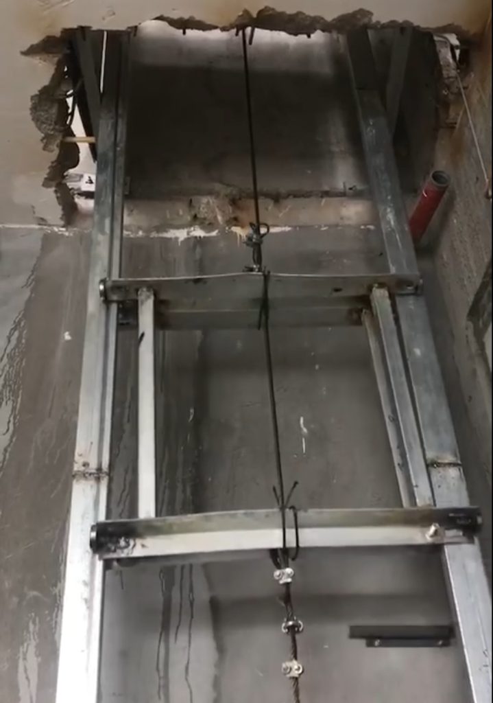 传统夹层VS新式轻钢夹层,夹层搭建五大难题迎刃而解插图9 板材垂直运输