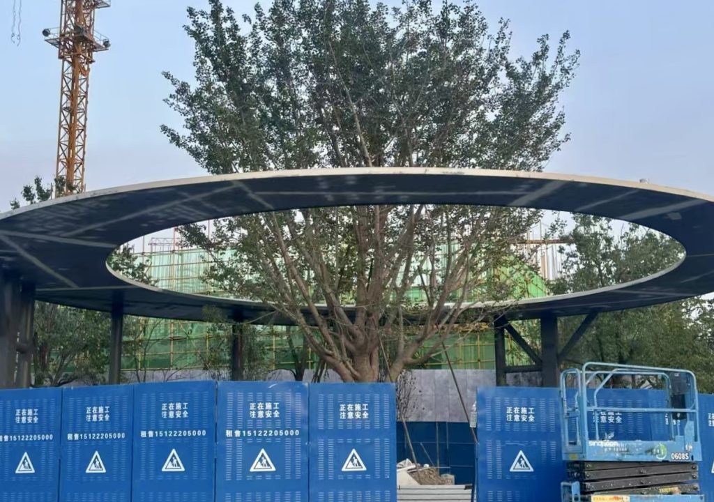 单边设柱的大悬挑圆盘即将竣工。