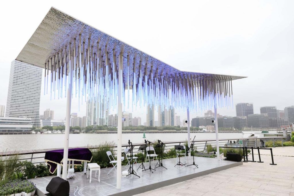 黄浦江边的“夜光蝴蝶”——上海光影节中的快装项目插图2 白天的“光愈林”