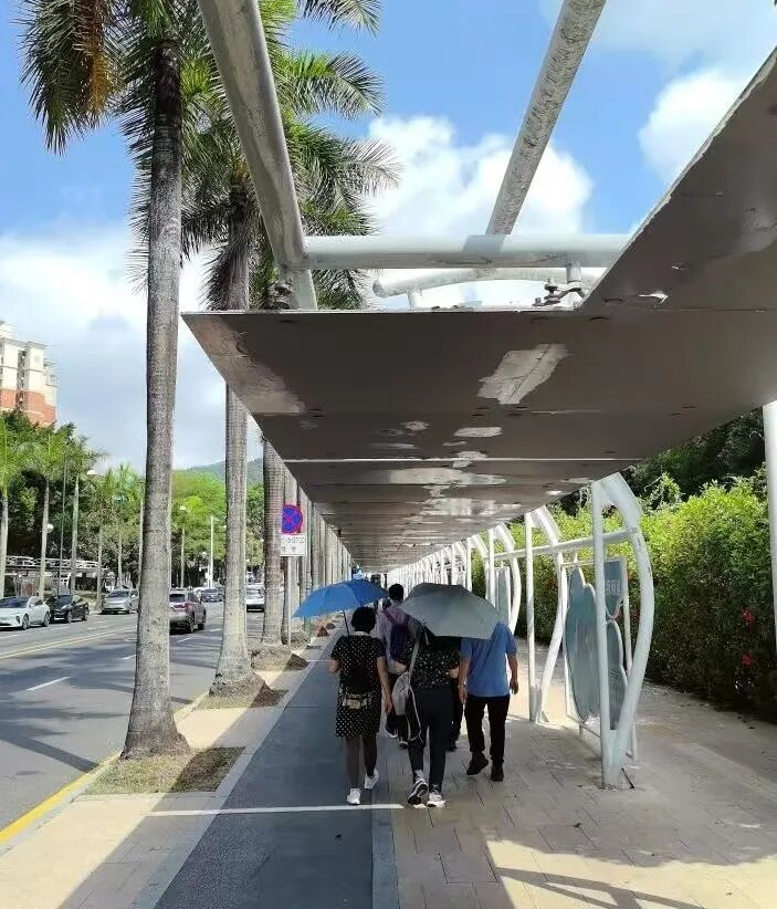 深圳某老旧风雨连廊