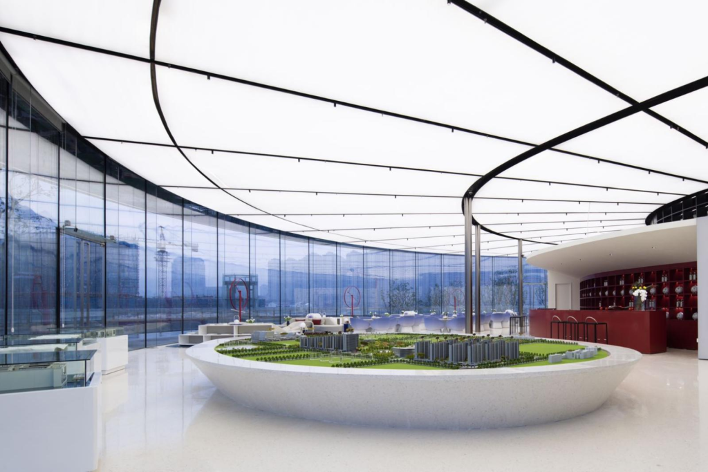 超薄屋面结构让建筑创作自由?5大应用形式展示!插图7 屋面最大悬挑长度达到16.5m,室内立柱极细,视野通透。