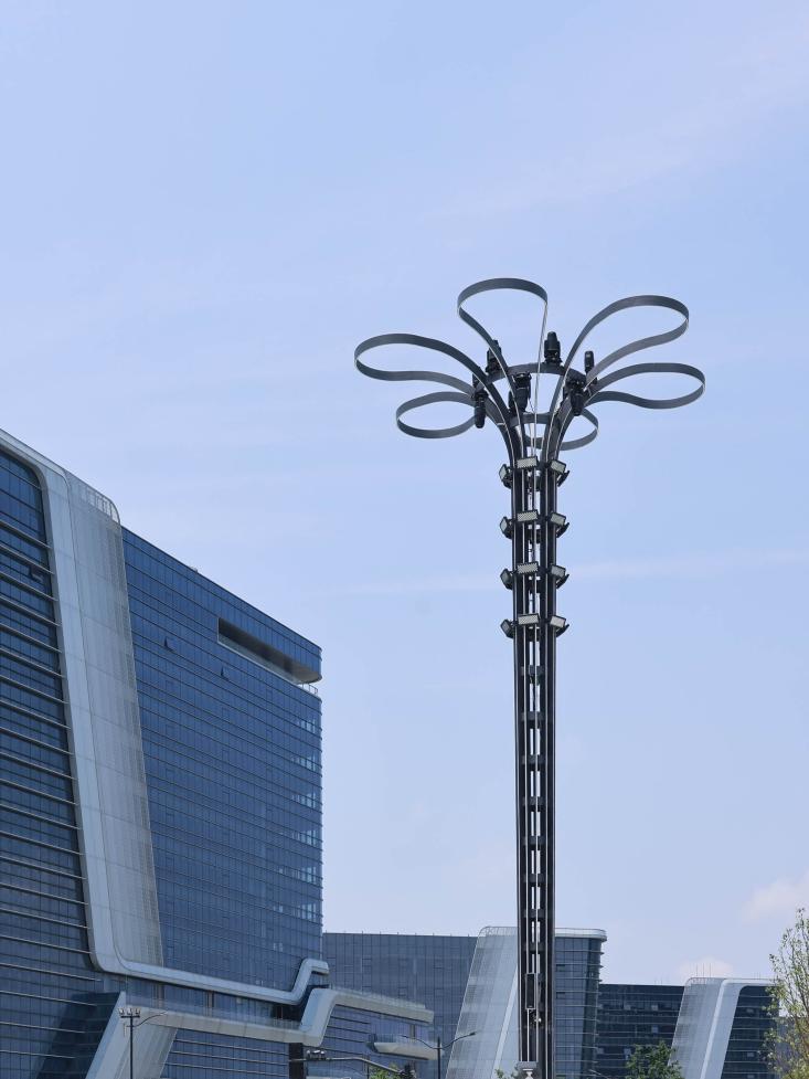 滴水湖庆典广场花瓣高杆灯 滴水湖庆典广场花瓣高杆灯实拍